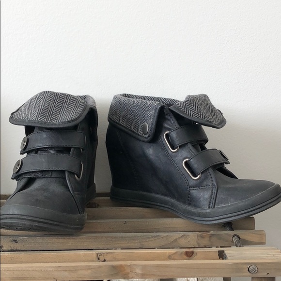 Call it Spring ankle booties - Picture 2 of 8